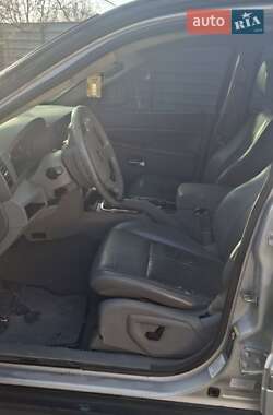 Внедорожник / Кроссовер Jeep Cherokee 2005 в 