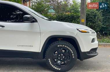 Внедорожник / Кроссовер Jeep Cherokee 2014 в 