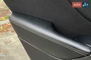 Внедорожник / Кроссовер Jeep Cherokee 2014 в 