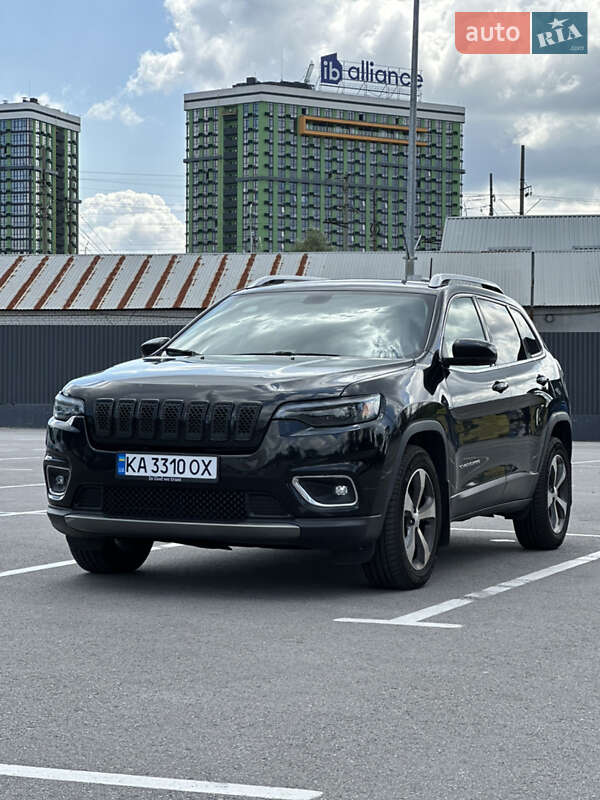 Внедорожник / Кроссовер Jeep Cherokee 2018 в 