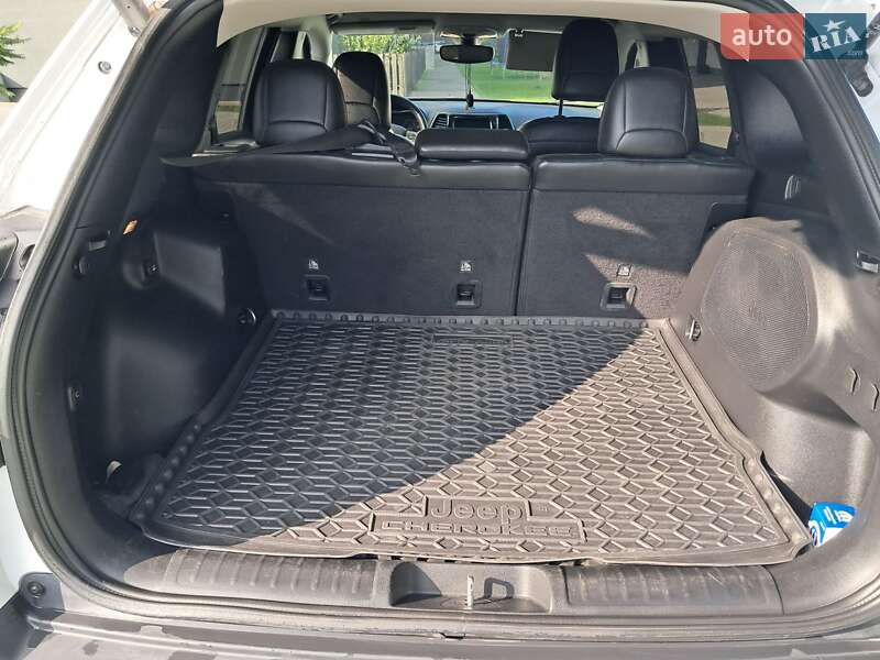 Внедорожник / Кроссовер Jeep Cherokee 2019 в Чорткове