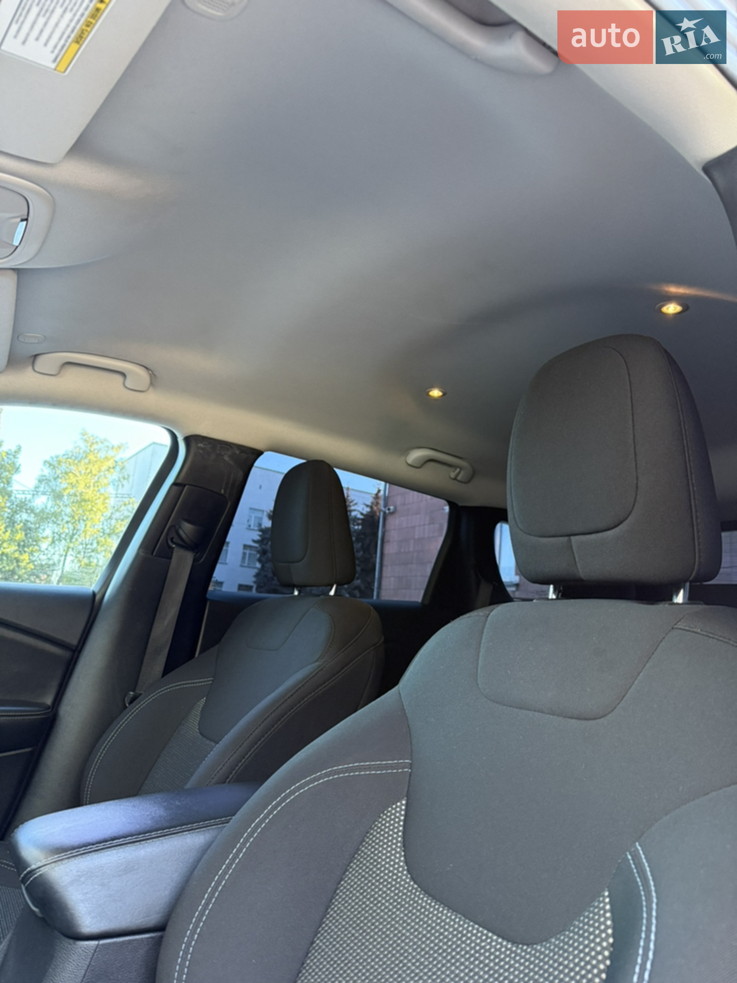 2020 Jeep Cherokee - мініатюра 30
