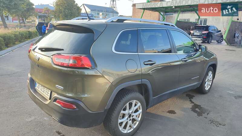 Позашляховик / Кросовер Jeep Cherokee 2015 в Чернігові