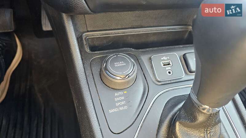 Позашляховик / Кросовер Jeep Cherokee 2020 в Києві