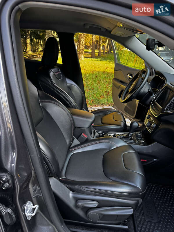 Позашляховик / Кросовер Jeep Cherokee 2018 в Львові