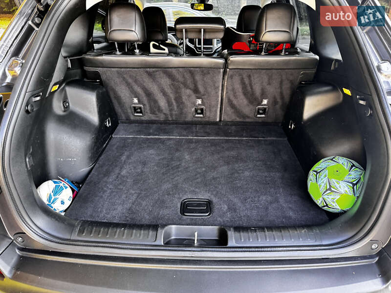 Позашляховик / Кросовер Jeep Cherokee 2018 в Львові