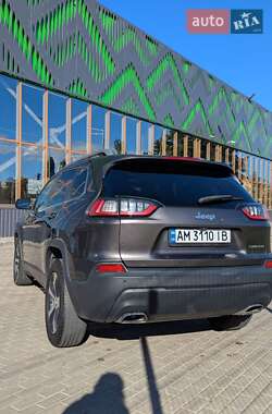 Внедорожник / Кроссовер Jeep Cherokee 2018 в 