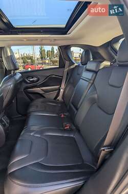 Внедорожник / Кроссовер Jeep Cherokee 2018 в 
