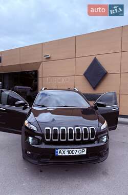 Внедорожник / Кроссовер Jeep Cherokee 2015 в Харькове