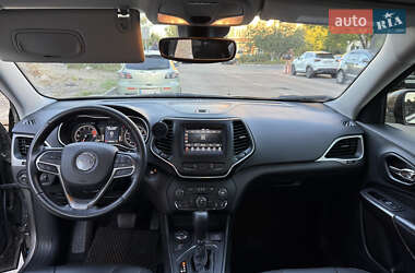 Внедорожник / Кроссовер Jeep Cherokee 2020 в 
