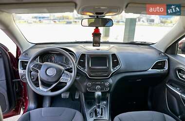 Внедорожник / Кроссовер Jeep Cherokee 2020 в 