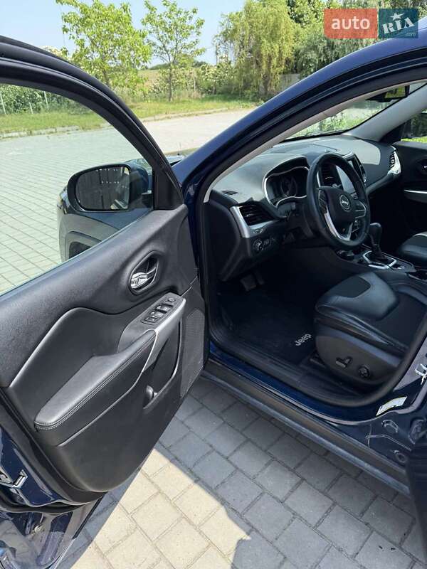 Внедорожник / Кроссовер Jeep Cherokee 2017 в Львове