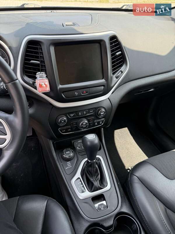 Внедорожник / Кроссовер Jeep Cherokee 2017 в Львове