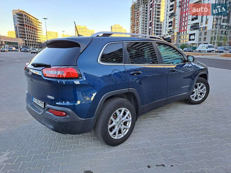 Внедорожник / Кроссовер Jeep Cherokee 2017 в Киеве