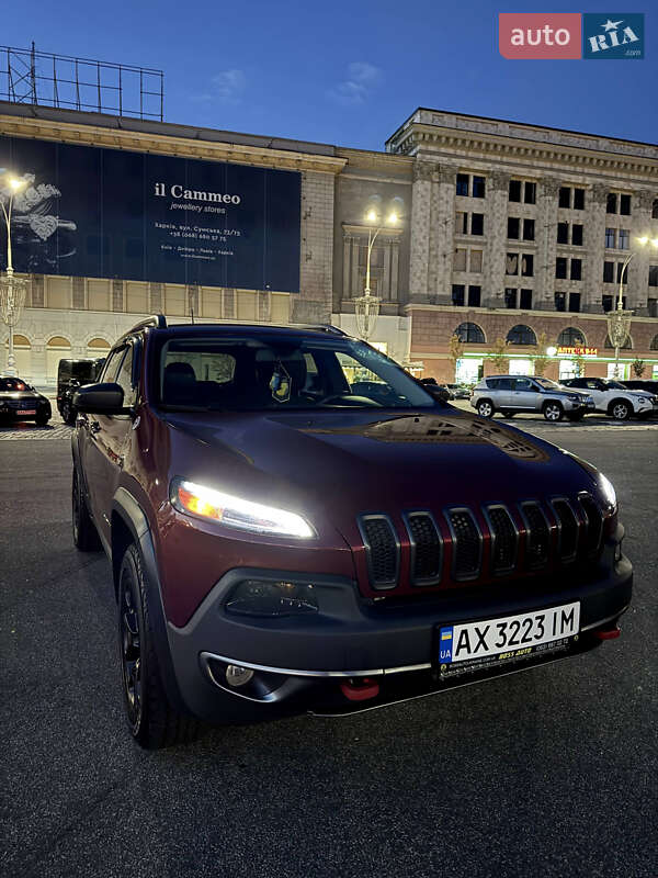 Внедорожник / Кроссовер Jeep Cherokee 2016 в Харькове