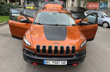 Внедорожник / Кроссовер Jeep Cherokee 2014 в 