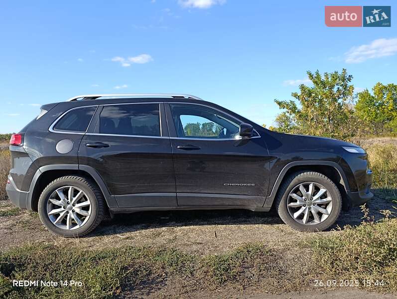 Позашляховик / Кросовер Jeep Cherokee 2015 в Васильківці