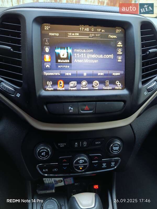 Позашляховик / Кросовер Jeep Cherokee 2015 в Васильківці