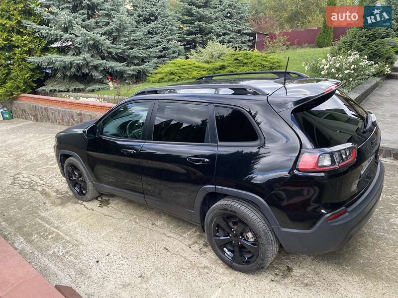 Внедорожник / Кроссовер Jeep Cherokee 2019 в Хмельницком
