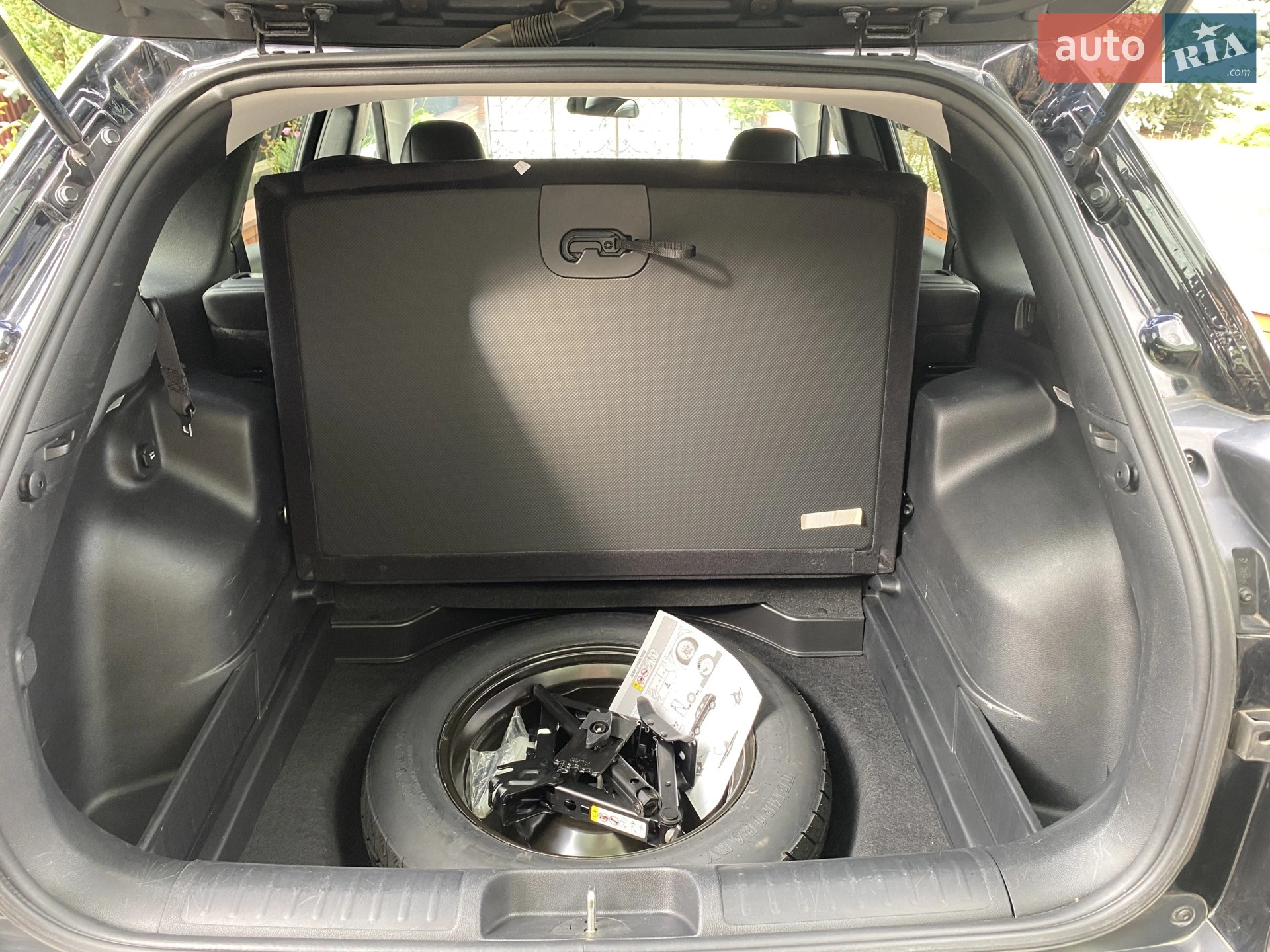 Jeep Cherokee 2019 VIN 1C4PJLLB7LD577390 фото оголошення 15 з 27