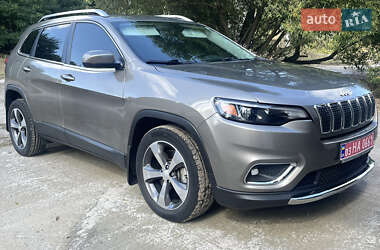 Внедорожник / Кроссовер Jeep Cherokee 2019 в 