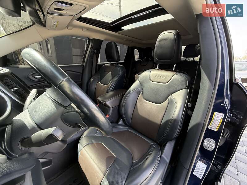 Внедорожник / Кроссовер Jeep Cherokee 2015 в Львове