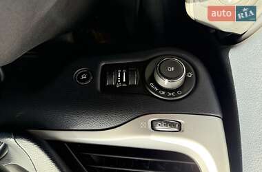 Внедорожник / Кроссовер Jeep Cherokee 2015 в 