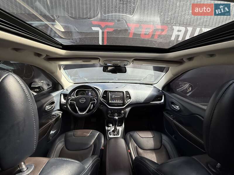 Внедорожник / Кроссовер Jeep Cherokee 2015 в Львове