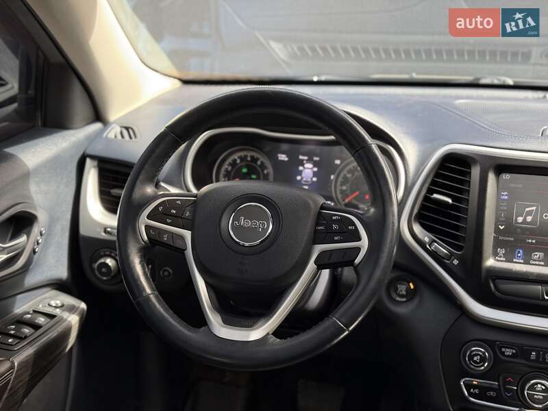 Внедорожник / Кроссовер Jeep Cherokee 2015 в Львове