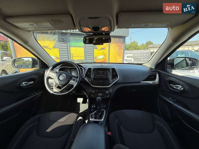 Внедорожник / Кроссовер Jeep Cherokee 2014 в Стрые