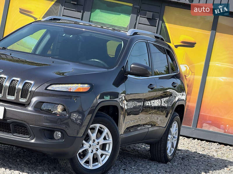 Внедорожник / Кроссовер Jeep Cherokee 2014 в Стрые