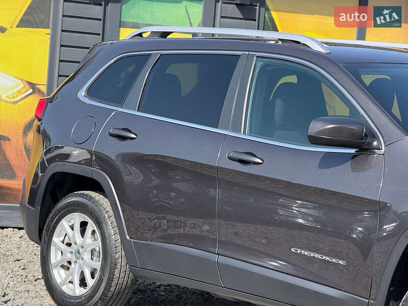 Внедорожник / Кроссовер Jeep Cherokee 2014 в Стрые