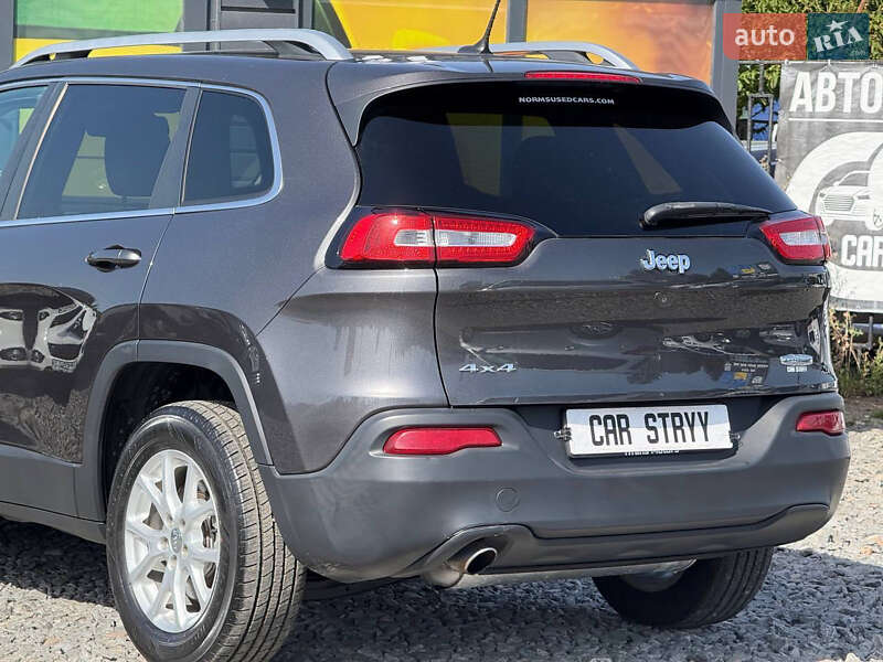 Внедорожник / Кроссовер Jeep Cherokee 2014 в Стрые
