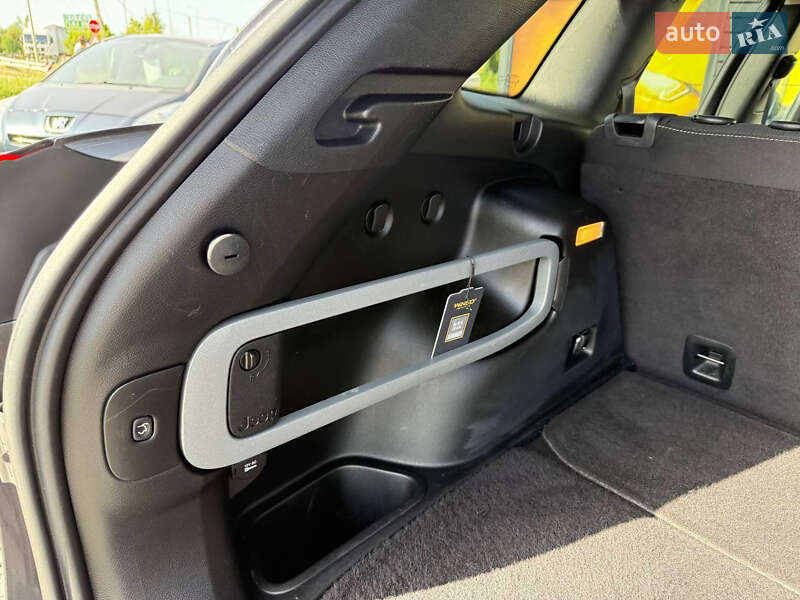 Внедорожник / Кроссовер Jeep Cherokee 2014 в Стрые