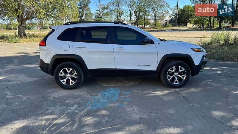Внедорожник / Кроссовер Jeep Cherokee 2014 в Вознесенске