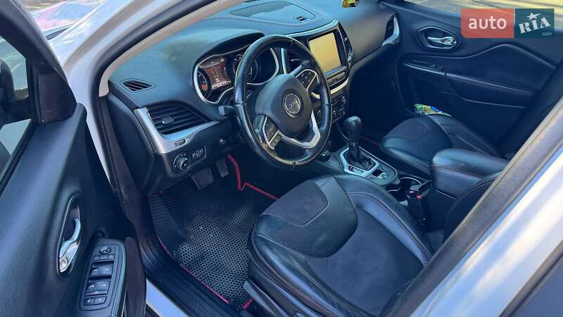 Внедорожник / Кроссовер Jeep Cherokee 2014 в Вознесенске