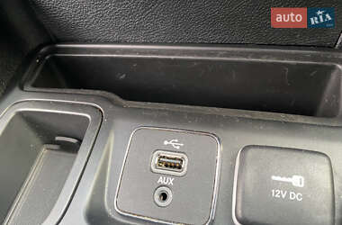 Внедорожник / Кроссовер Jeep Cherokee 2018 в 