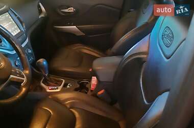 Внедорожник / Кроссовер Jeep Cherokee 2016 в 