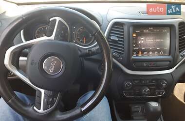 Внедорожник / Кроссовер Jeep Cherokee 2016 в 
