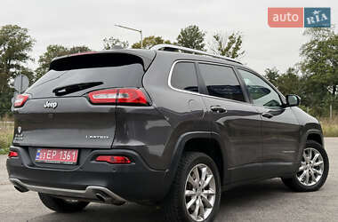 Внедорожник / Кроссовер Jeep Cherokee 2014 в 