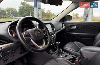Внедорожник / Кроссовер Jeep Cherokee 2014 в 