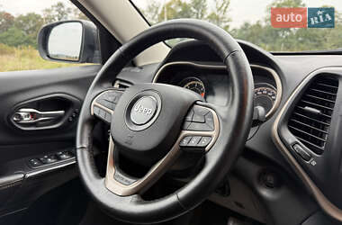 Внедорожник / Кроссовер Jeep Cherokee 2014 в 