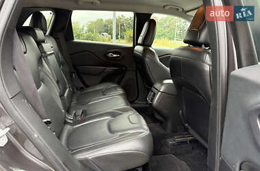 Внедорожник / Кроссовер Jeep Cherokee 2014 в 