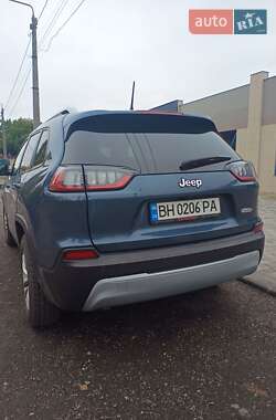 Внедорожник / Кроссовер Jeep Cherokee 2019 в 