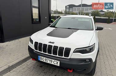 Внедорожник / Кроссовер Jeep Cherokee 2018 в 