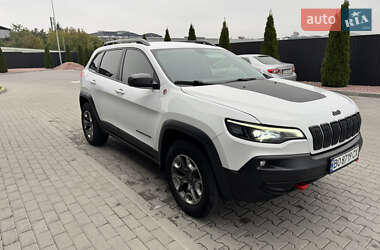 Внедорожник / Кроссовер Jeep Cherokee 2018 в 