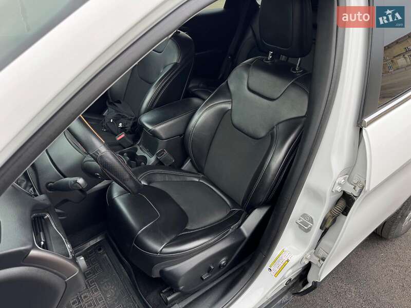 Внедорожник / Кроссовер Jeep Cherokee 2018 в Киеве фото 24 Внедорожник / Кроссовер Jeep Cherokee 2018 в Киеве