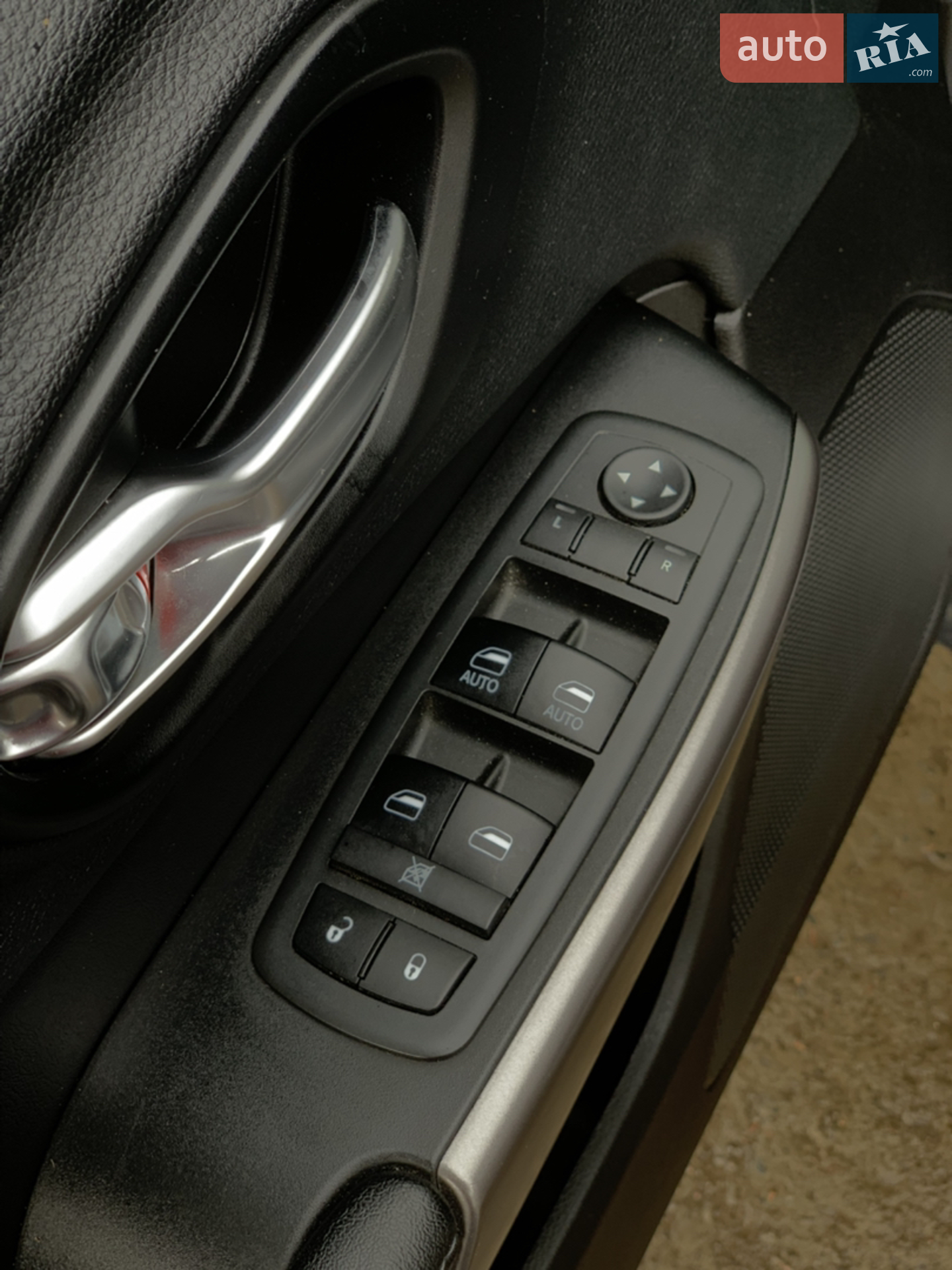 2019 Jeep Cherokee - мініатюра 20