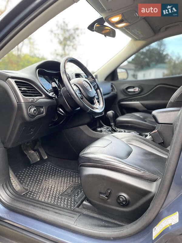 Внедорожник / Кроссовер Jeep Cherokee 2019 в Полтаве