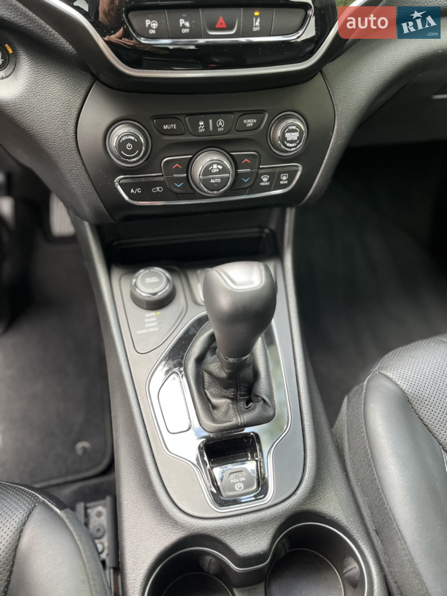 2018 Jeep Cherokee - мініатюра 19